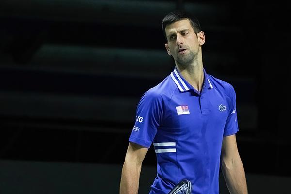 位列全队首 位列全队首