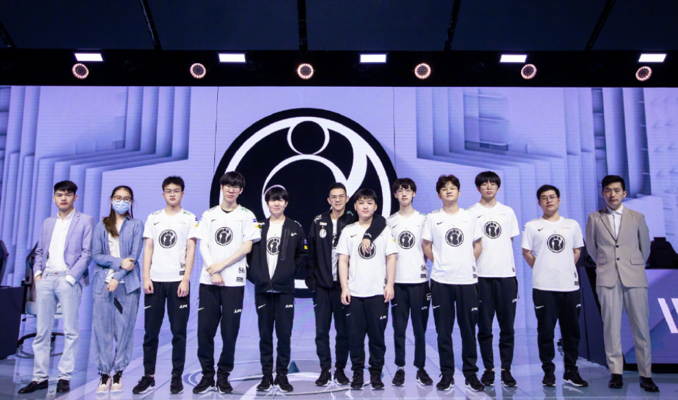 她选择稳健 她选择稳健